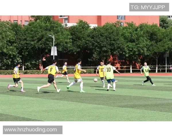 属马人的足球明星们如何在绿茵场上展现独特魅力与风采